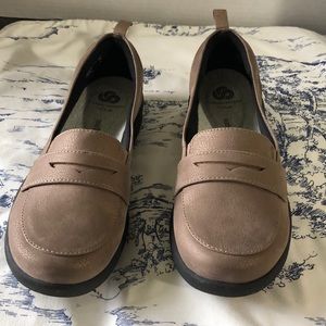 NIB Cloadsteppers by Clarks pewter loafer